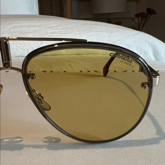 Carrera: Glory Aviator Sunglasses with Yellow Lenses - Picture 12 of 16